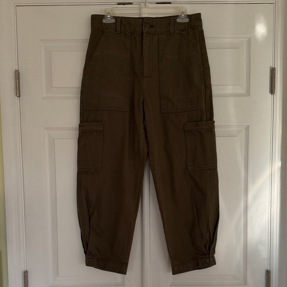 Women’s Banana Republic Cargo Pants